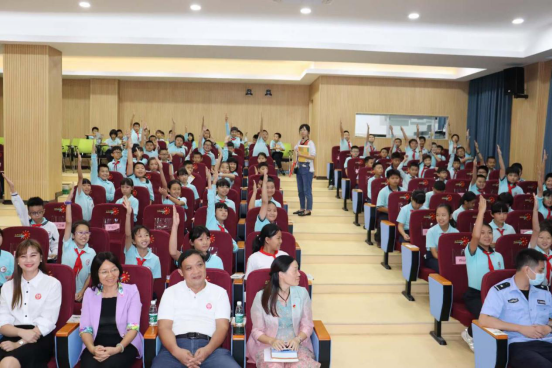 南頭鎮(zhèn)攜手中山市禁毒協(xié)會開展禁毒宣傳進校園活動773.png