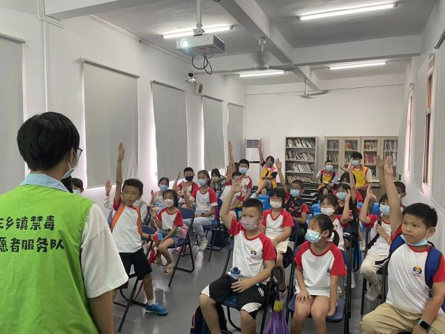 三鄉(xiāng)鎮(zhèn)開(kāi)展“無(wú)毒暑期，健康同行”禁毒宣傳活動(dòng)圖片4.jpg